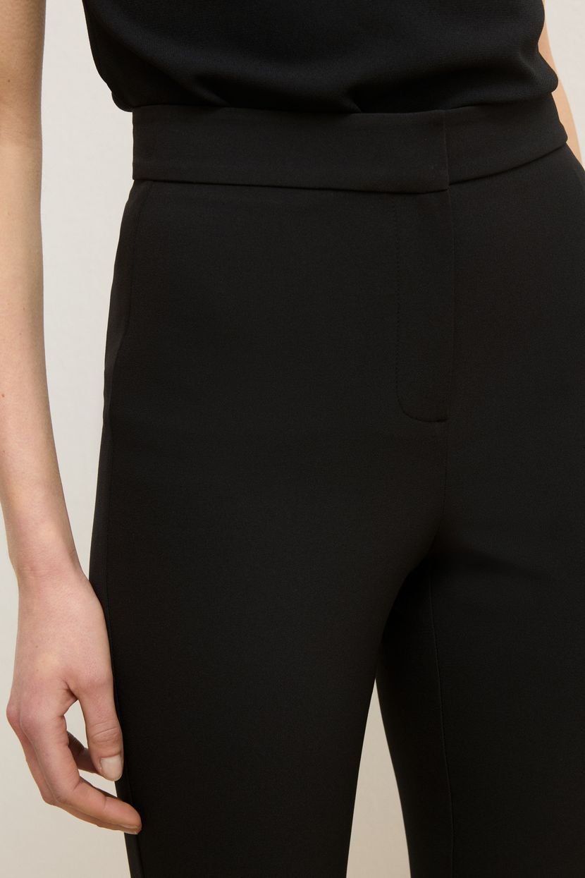 Black Capri Pants with Slits on the Hem 137M2358000-001 | Love My Body