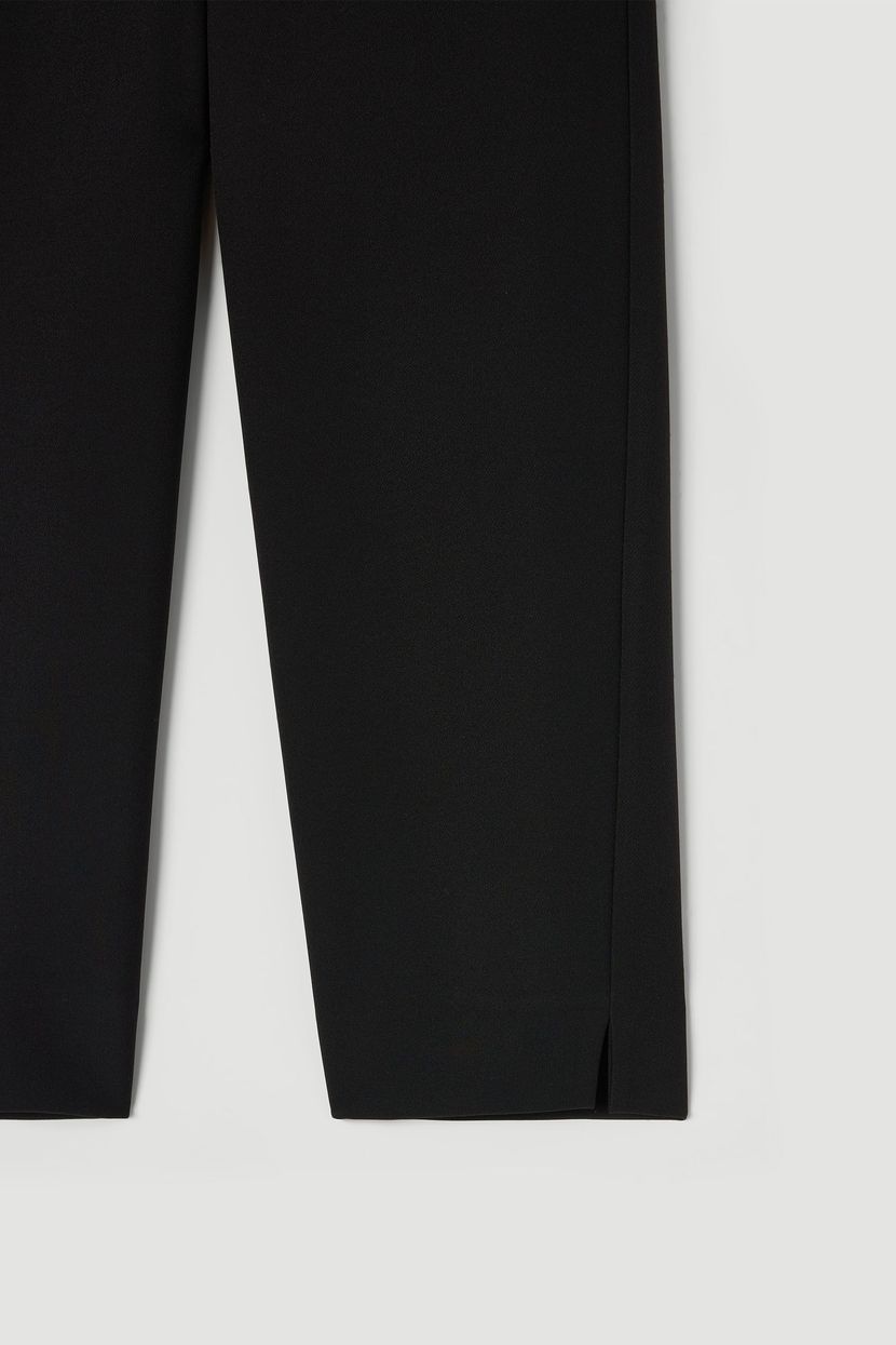 Black Capri Pants with Slits on the Hem 137M2358000-001 | Love My Body